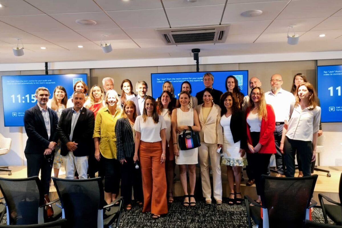 Presentación de la Guía para la Implementación de un Sistema de Análisis de Riesgos Ambientales y Sociales en entidades bancarias (SARAS).